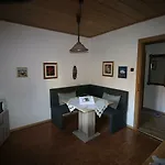 Haus Anton דירה