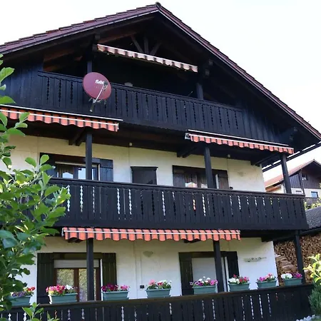 Haus Anton דירה